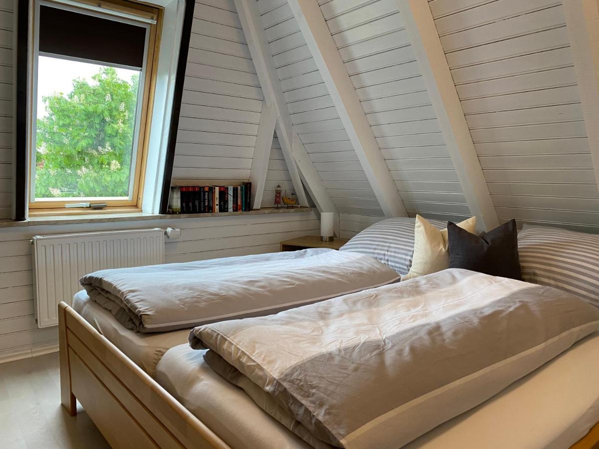 Ferienhaus Robbe Dorum エクステリア 写真