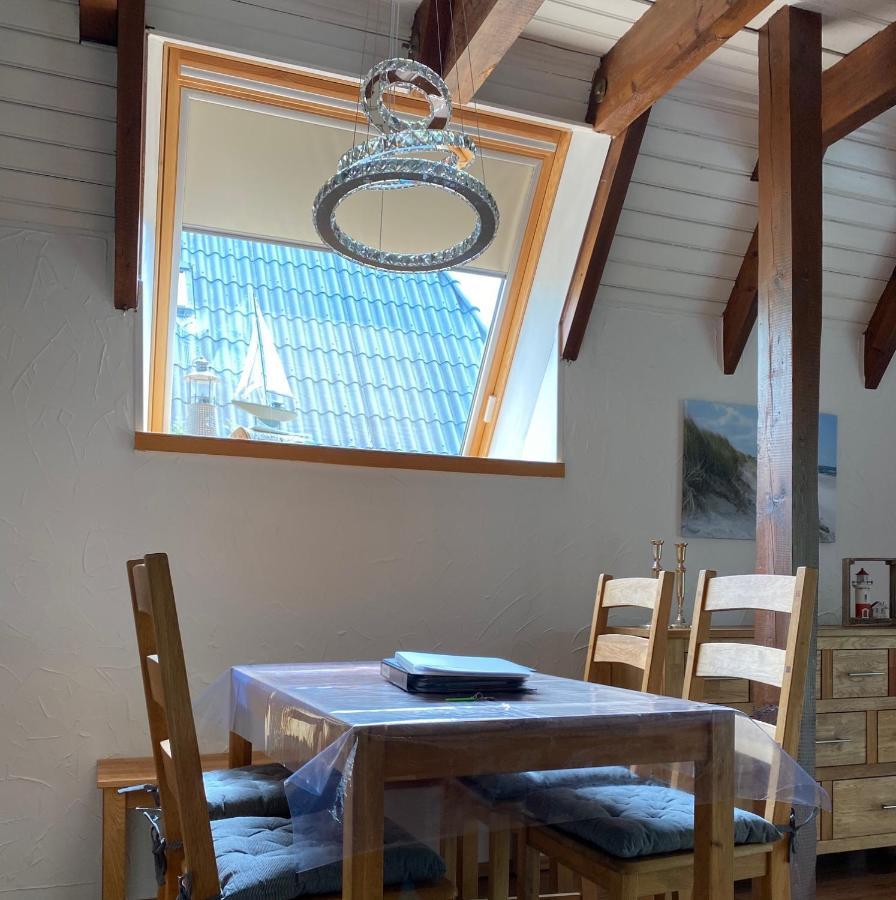 Ferienhaus Robbe Dorum エクステリア 写真